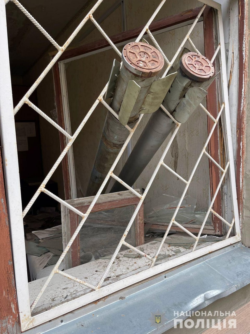 Варили самогон в райотделах: показали, как жили оккупанты в Харьковской области